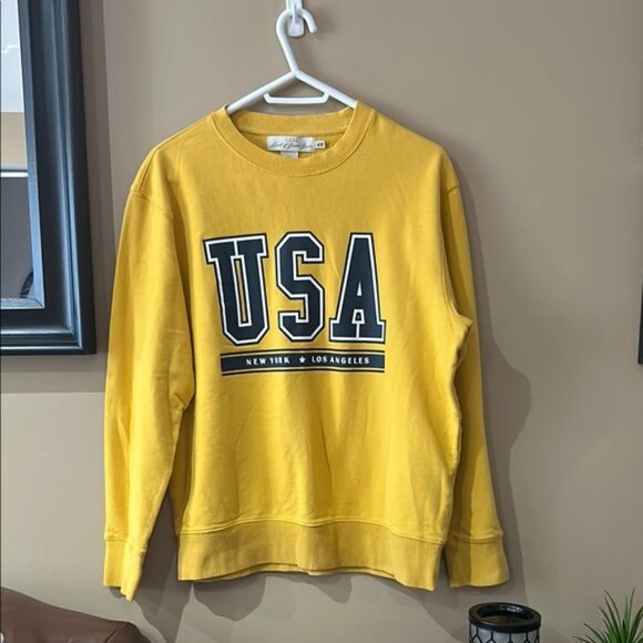 Yellow USA Graphic Sweatshirt size Medium - Picture 1 of 5